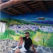 Chico muy abierto y extrovertido, atento, con gran interés por la comprensión del alumnado. Siempre intento buscar la mejor manera de explicar los conocimientos. Clases a cualquier edad, aunque tal vez pueda encajar mejor en alumnos de eso y bachillerato